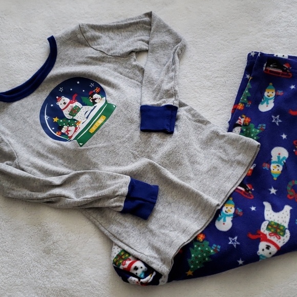 Lot of 2 - Boys Christmas/Holiday Pajamas - Picture 6 of 8